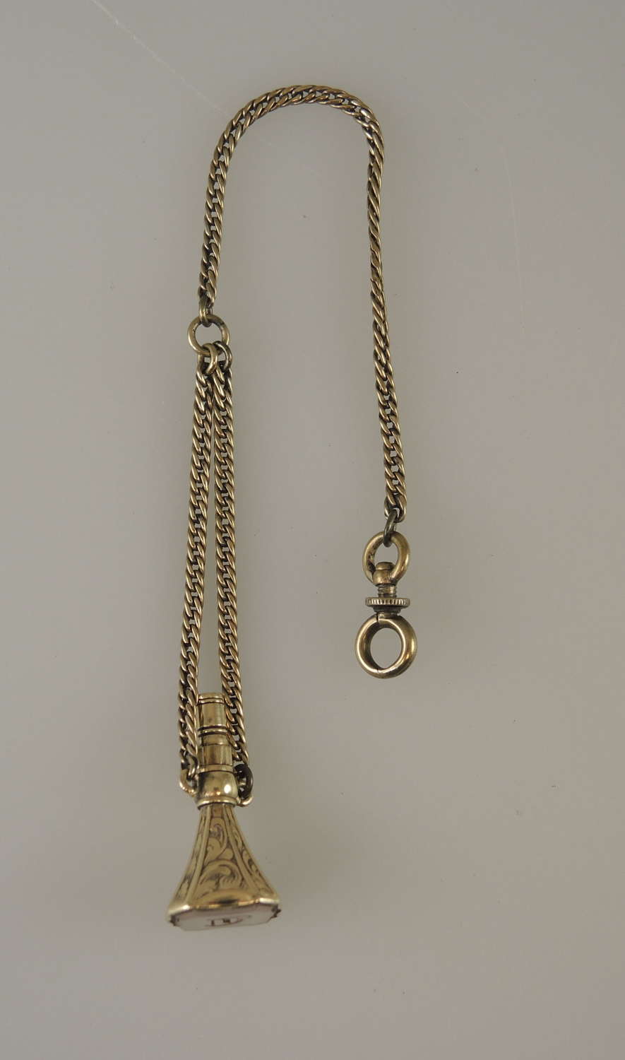 Georgian gold cased Seal and watch key combo with chain c1810