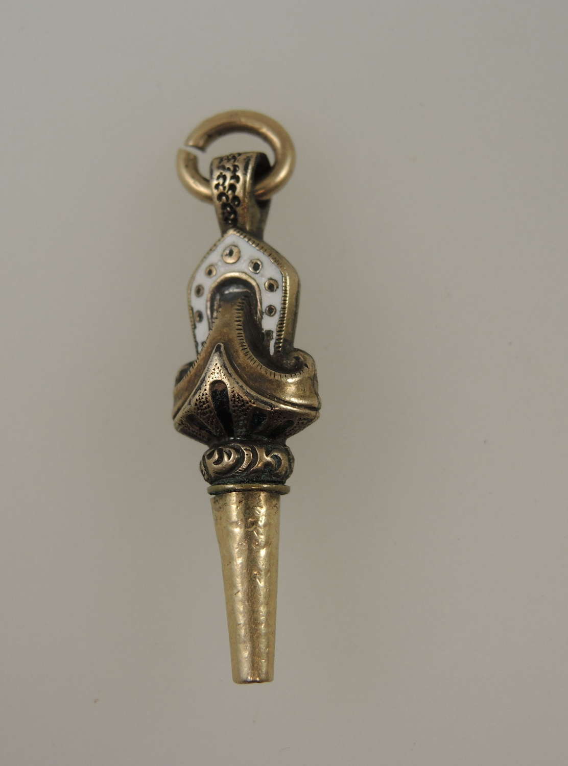 Beautiful gold cased and enamel knot shaped pocket watch key c1850