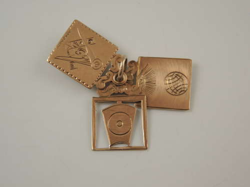 Scarce 9K gold Masonic fob c1919