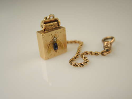Victorian 18K gold Diamond and Sapphire BEE Locket with chain c1880
