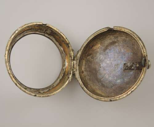 Small English silver outer case for a pair case c1800