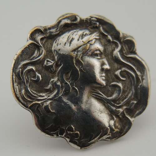 Silver Art Nouveau button c1915