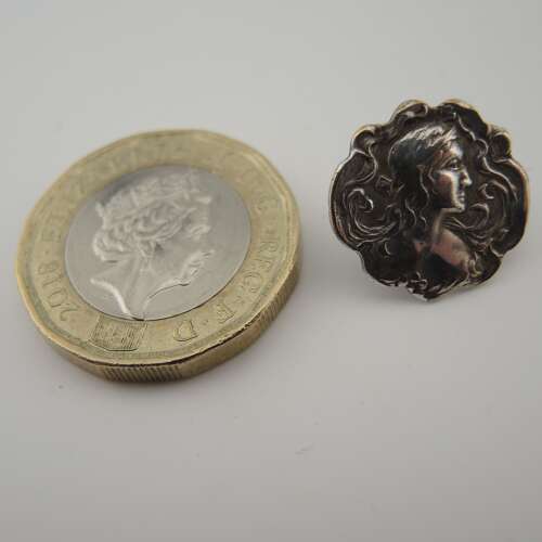 Silver Art Nouveau button c1915