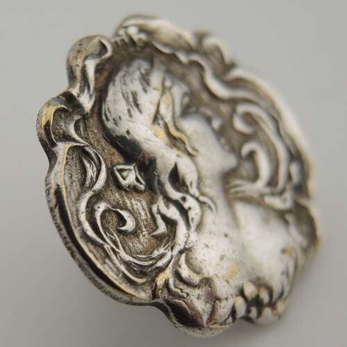 Silver Art Nouveau button c1915