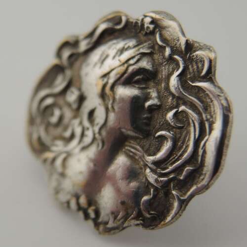 Silver Art Nouveau button c1915
