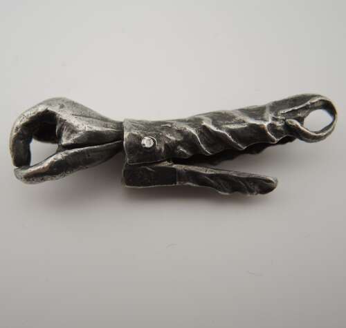 Unusual opening and closing HAND Clasp for a chain c1890