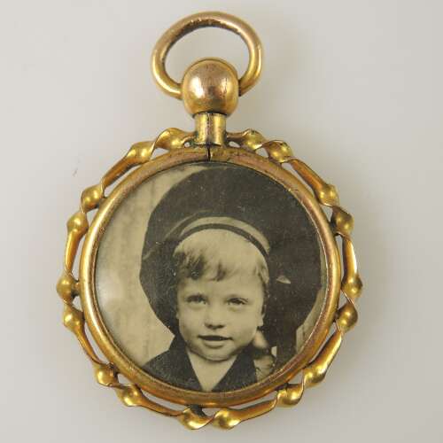 Victorian gilt metal locket c1890